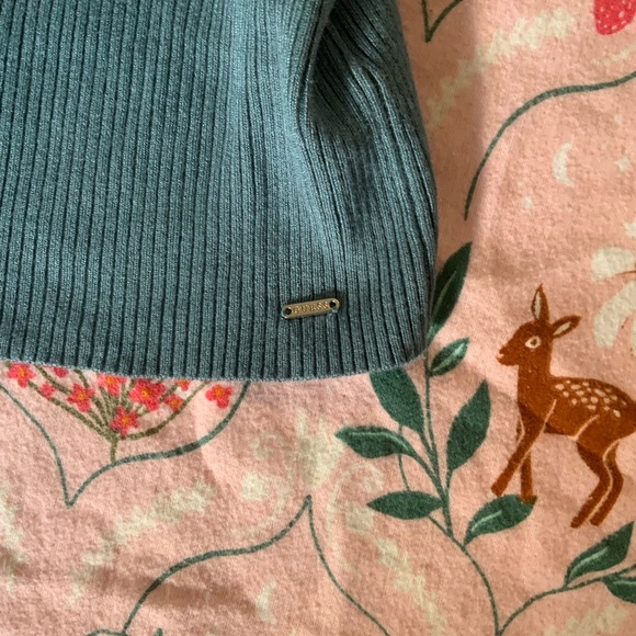 blue / teal guess tank top with cutouts on chest - Picture 3 of 5